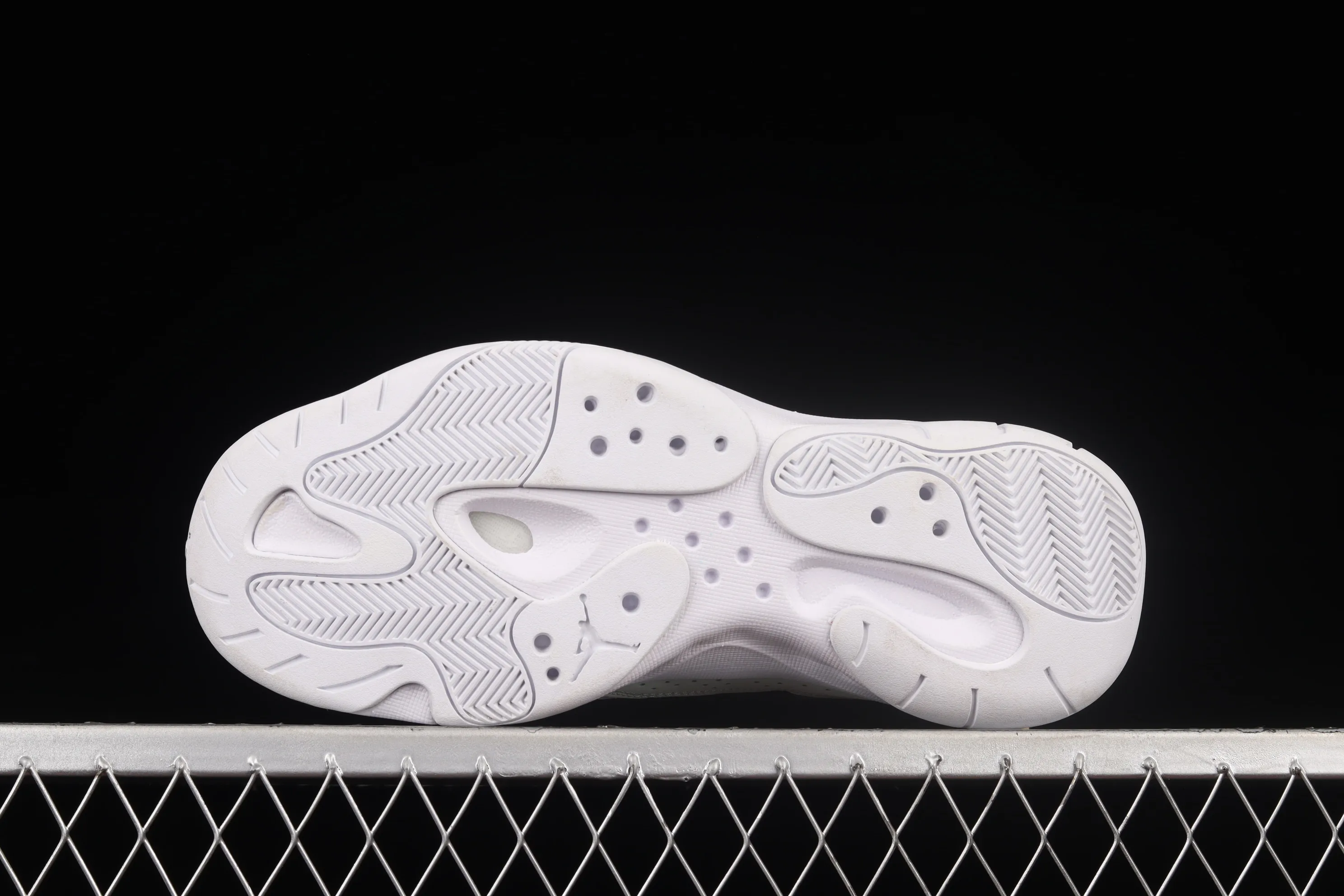 All categories Air Jordan Jordan series basketball shoes Air Jordan 11 Air Jordan 11 CMFT Low AJ11 Joe 11 white black green low-top anti-slip shock-absorbing basketball shoes CW0784-300